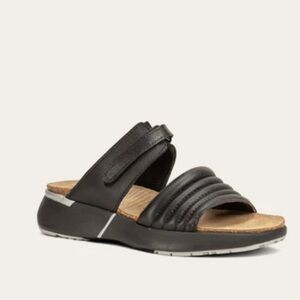 Naot Vesta sandals slip on slides black leather comfort arch support 11 / 11.5